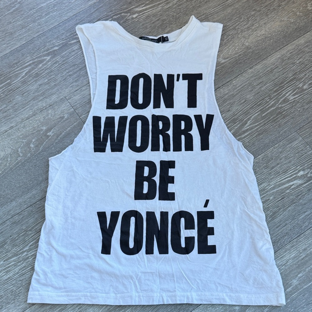 HAODUOYI White Graphic Muscle Tee